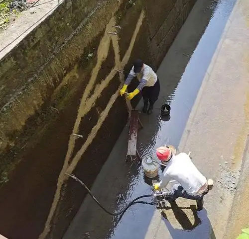 多祥镇污水池堵漏